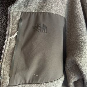 Mens North face full zip. Size large. Gray.